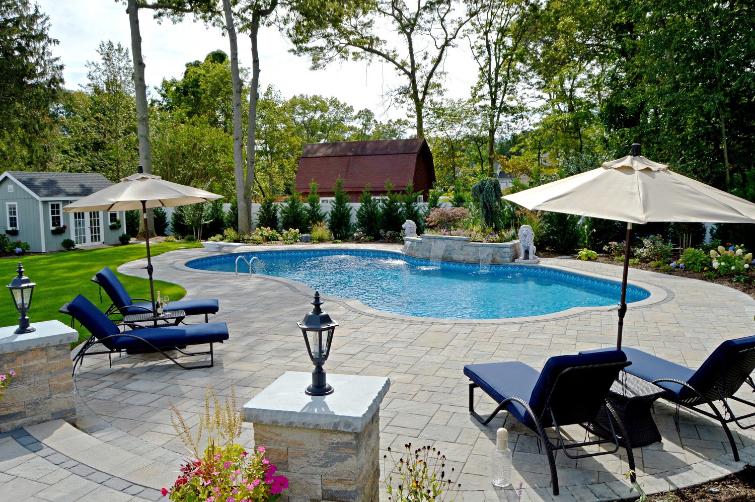 Patio with and pool and patio furniture