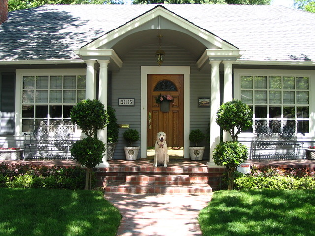 Portico with dog