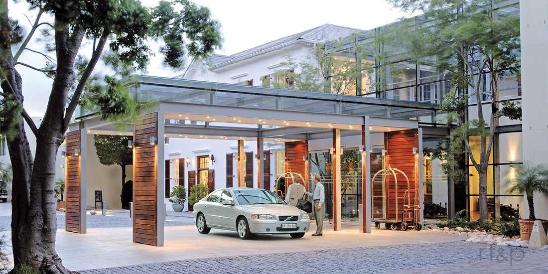 Porte Cochere on hotel