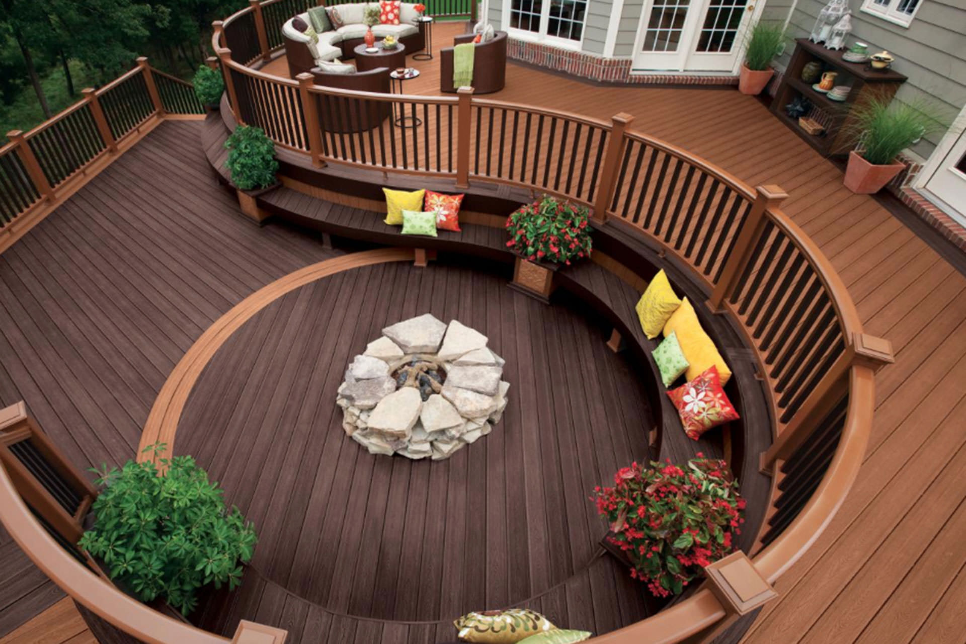 Spiral deck made out of composite wood