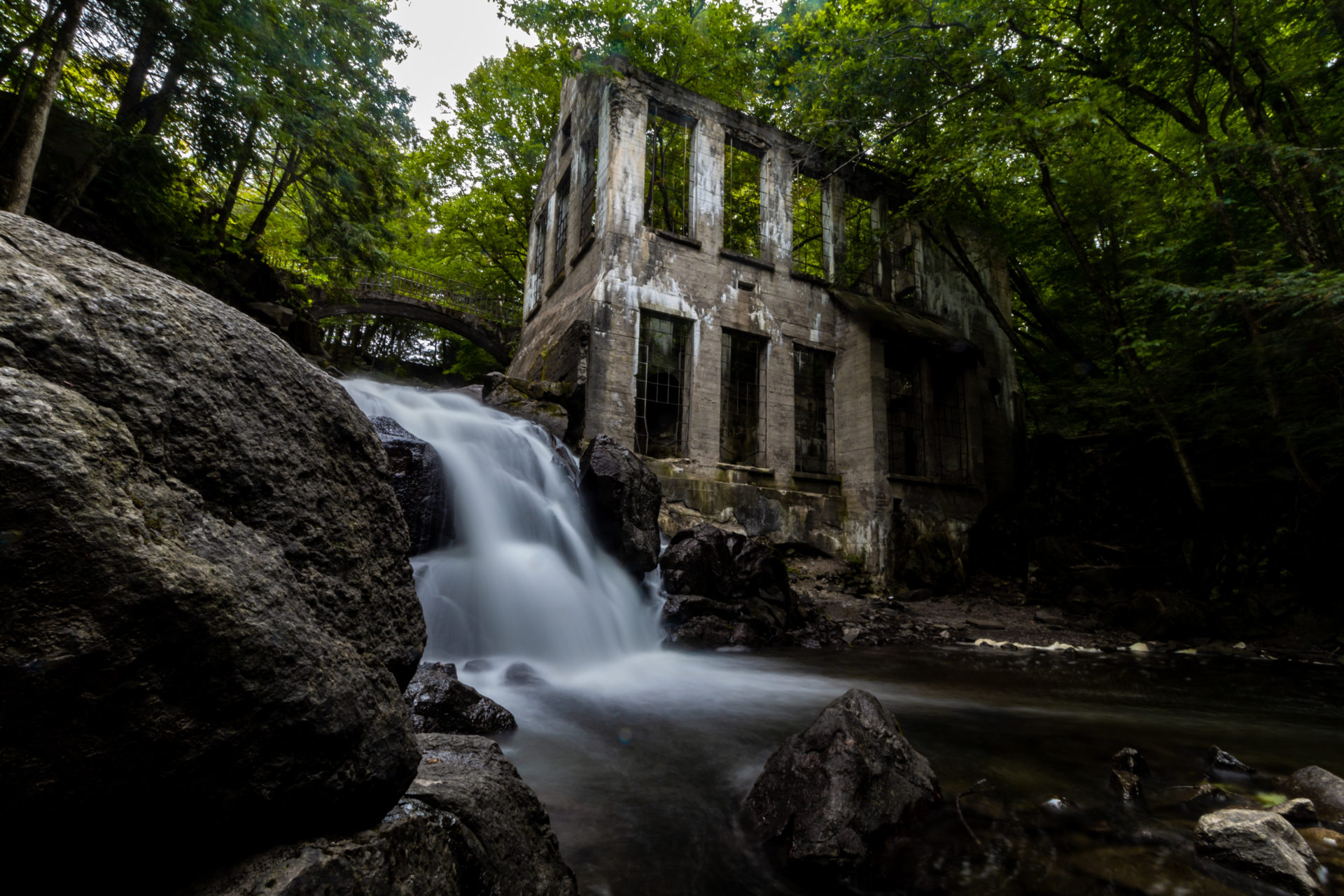 10 Reasons Why You Should Relocate to Ottawa - Carbide Willson Ruins - Elcyphotos