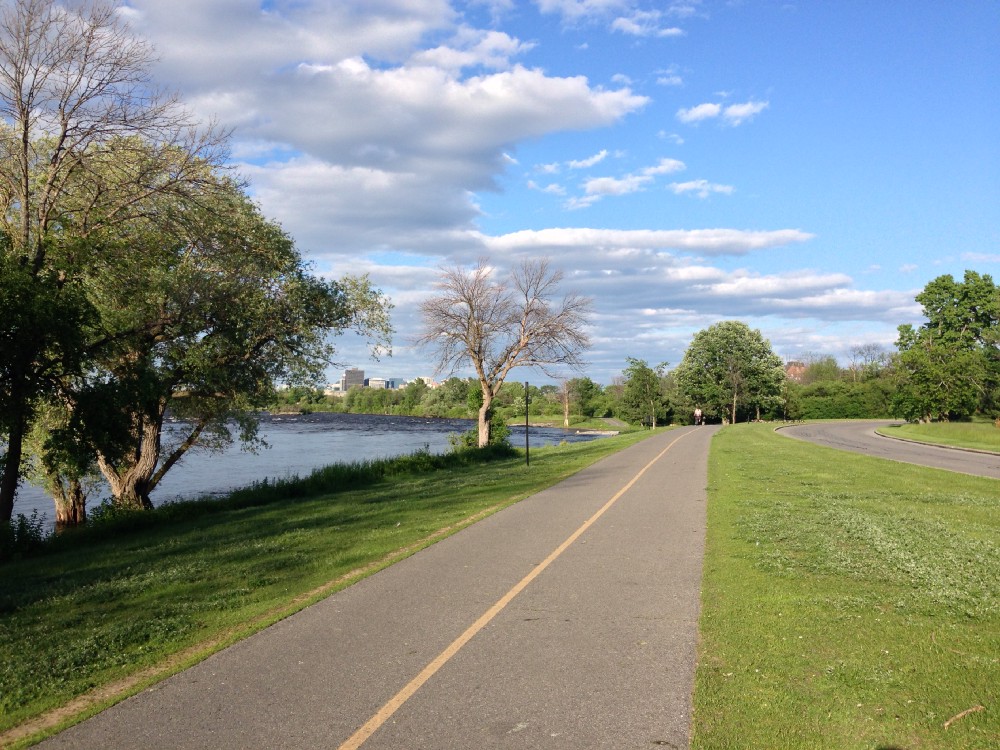 Ottawa River Pathway West