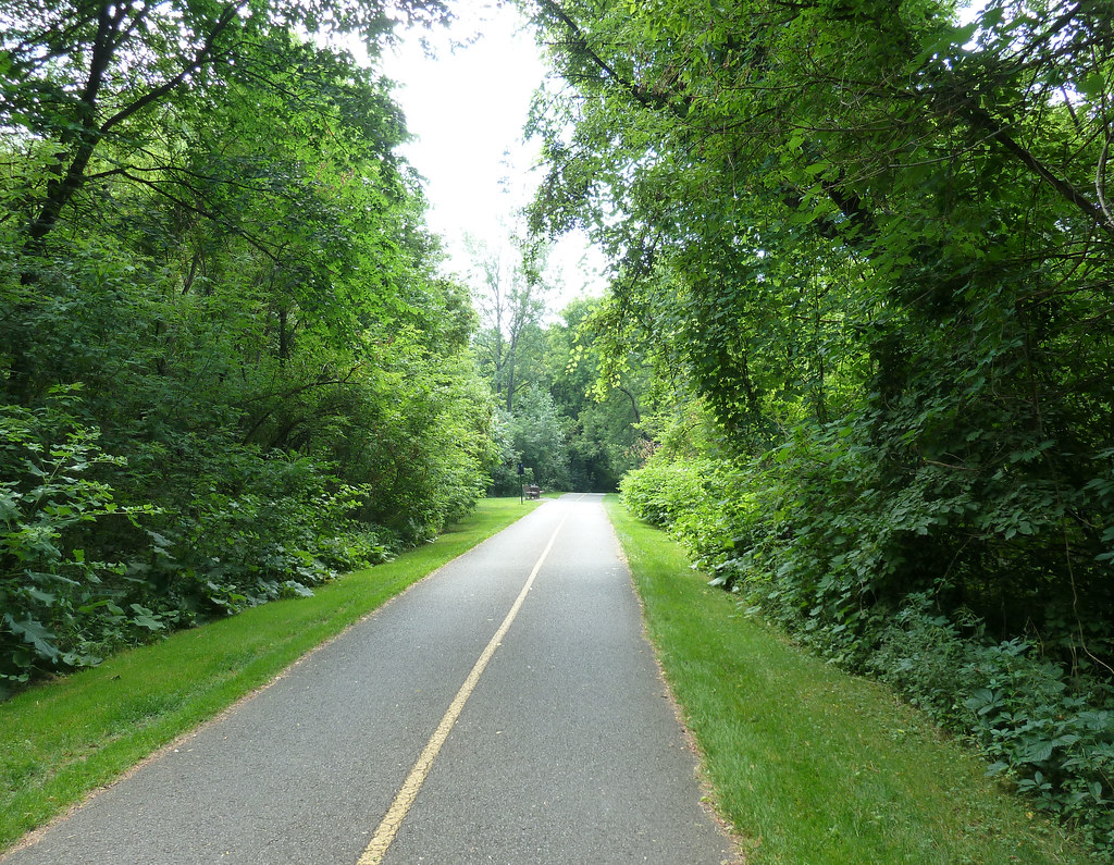 Rideau River Eastern Pathway