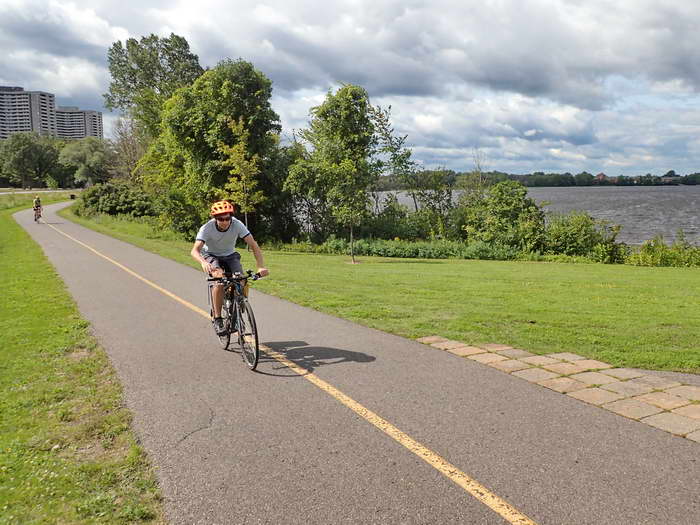 Biking along Ottawa River Pathway West