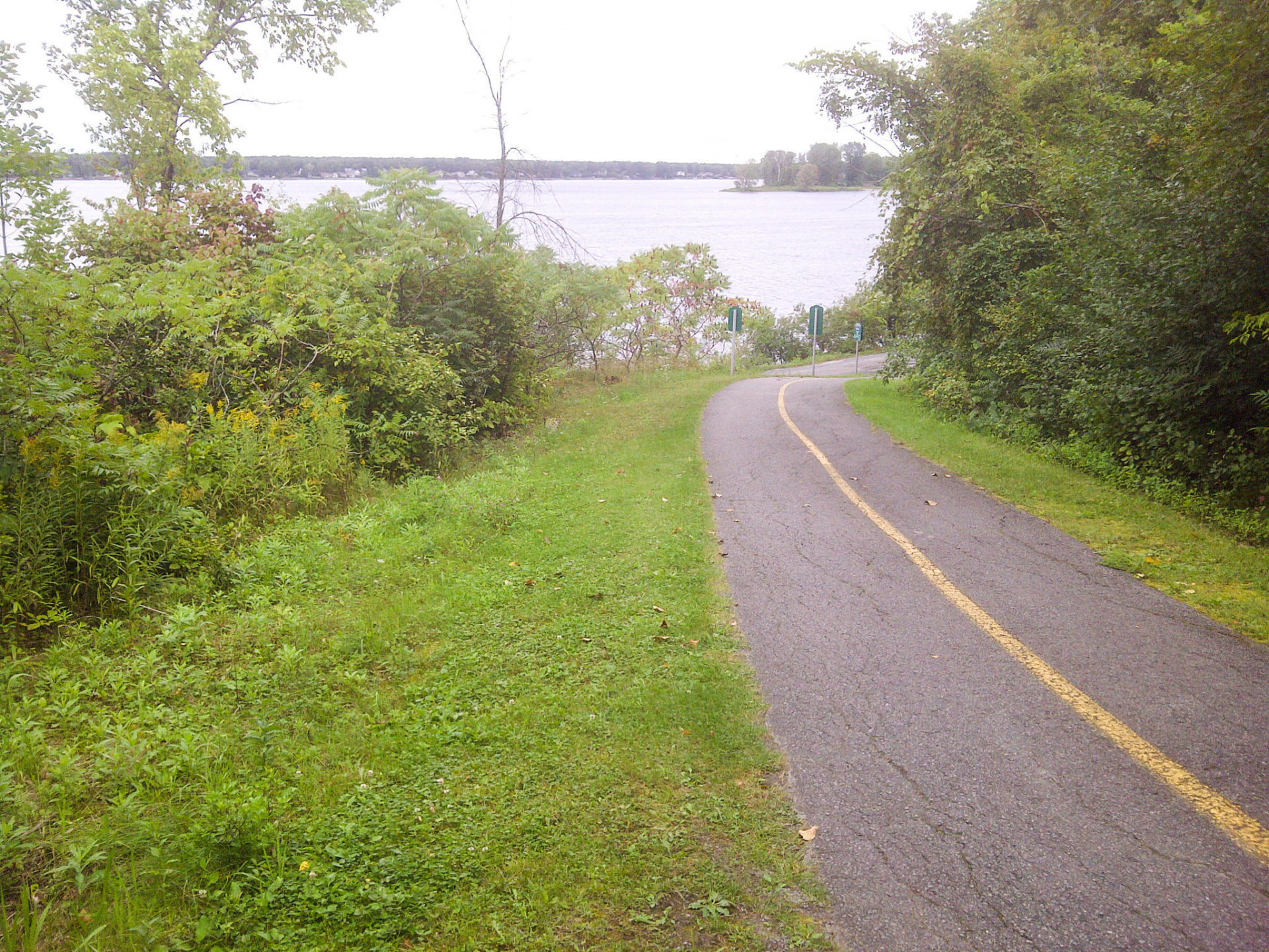 Rideau River Eastern Pathway along the Ottawa River