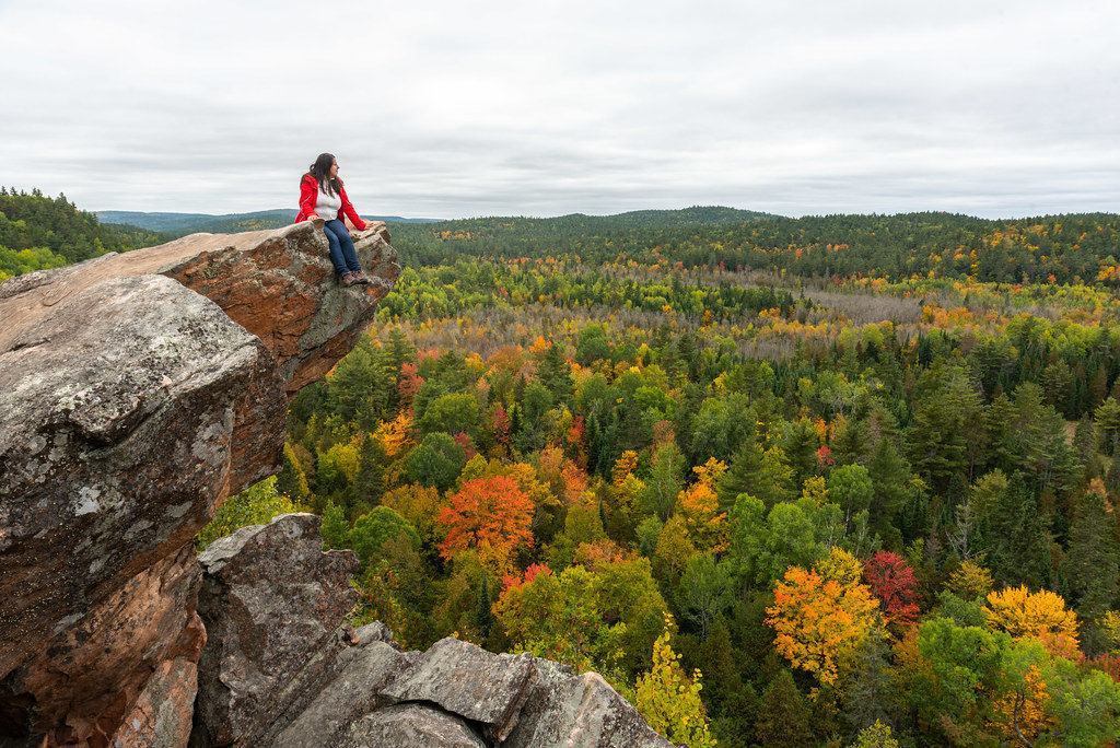 View fall foliage at Eagle's Nest Lookout
