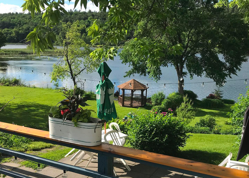 The Cove Country Inn - 10 Awesome Places to Stay Along the Rideau