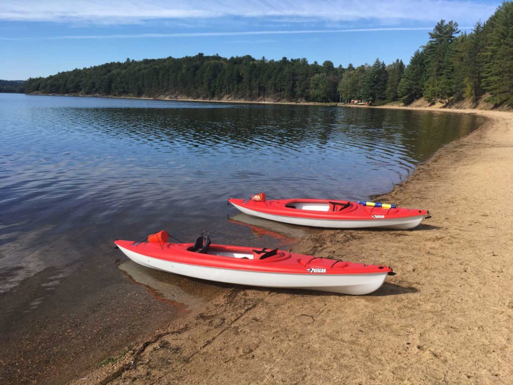 La Pêche Lake Beach