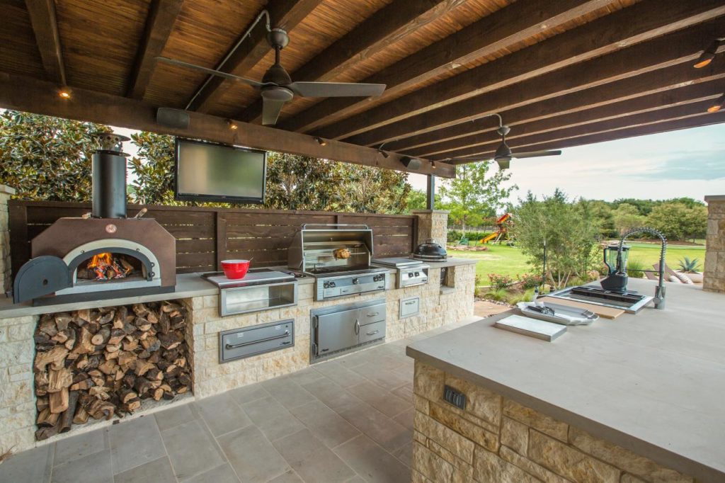 Outdoor Kitchen