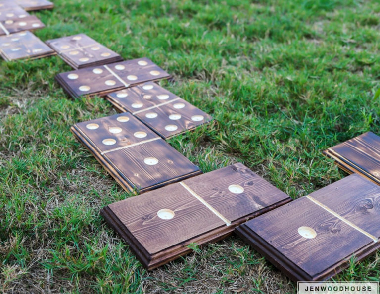 Lawn Dominoes